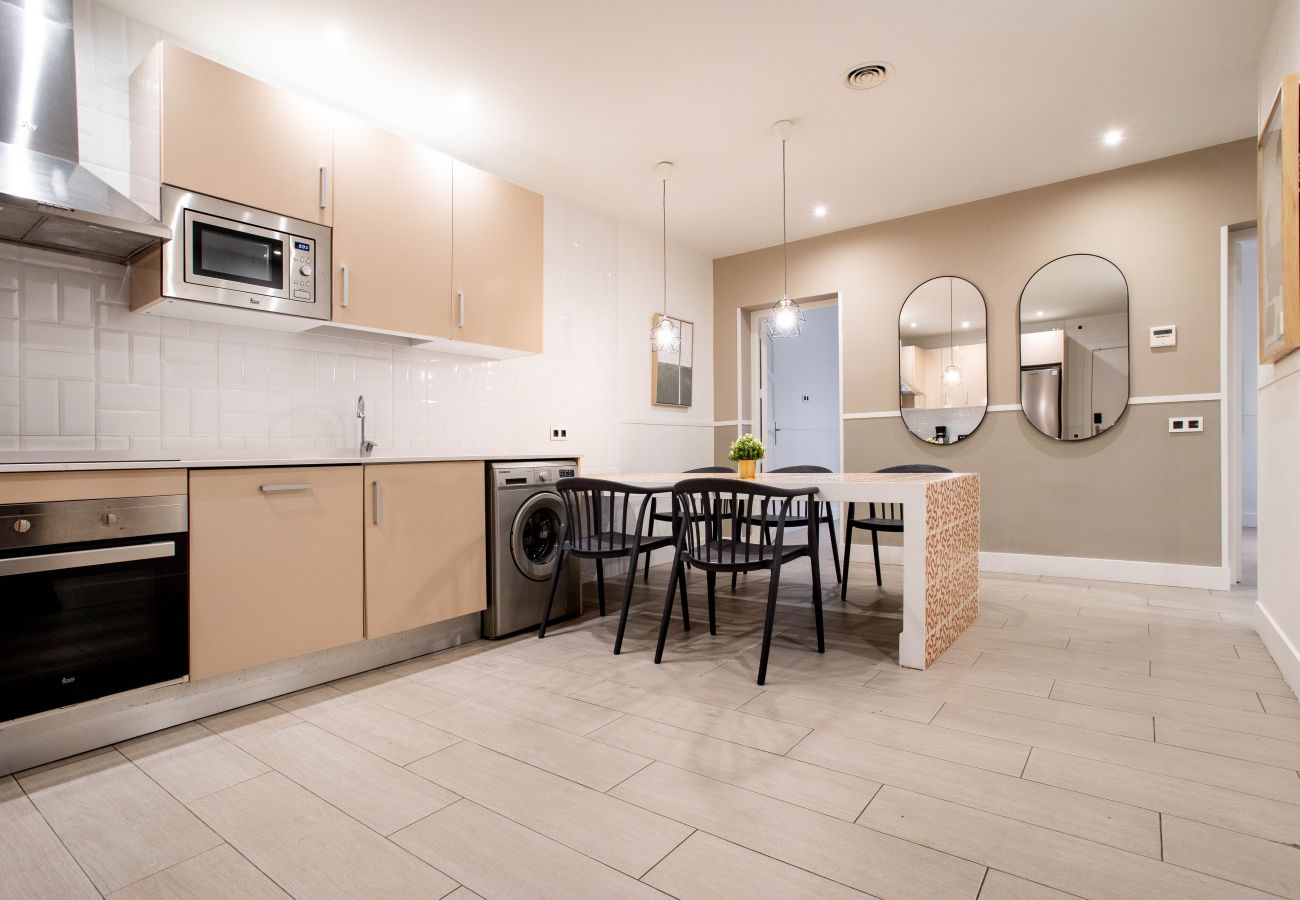 Apartamento en Madrid - Apartamento Apolo I en Tirso de Molina 