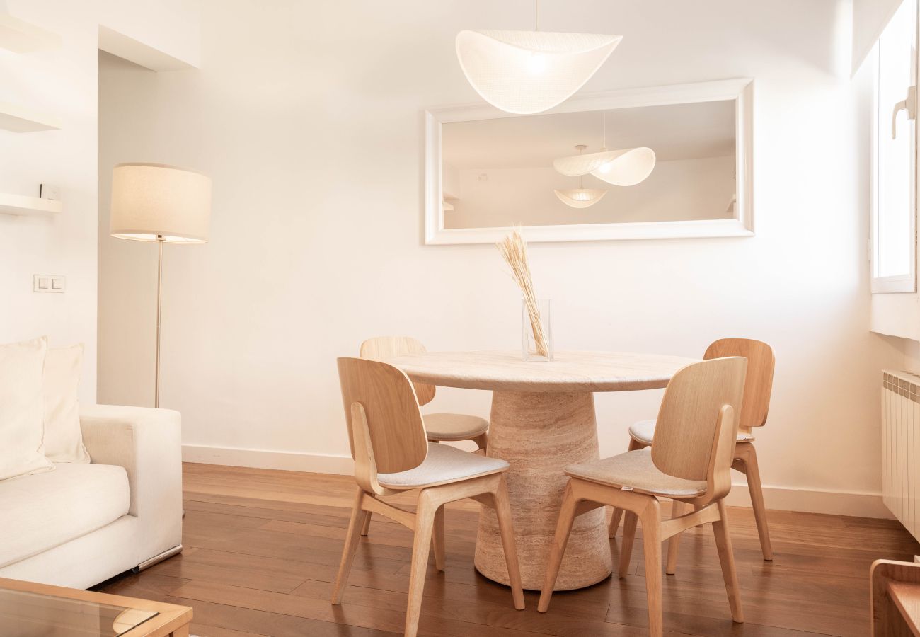 Apartment in Madrid - Monte Esquinza apartment in Barrio de Chamberi Apartment in Madrid - Monte Esquinza apartment in Barrio de Chamberi