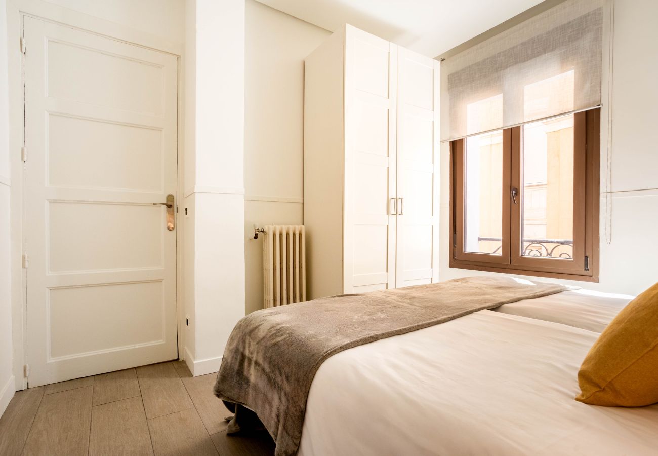 Apartment in Madrid - Apolo II apartment in Tirso de Molina