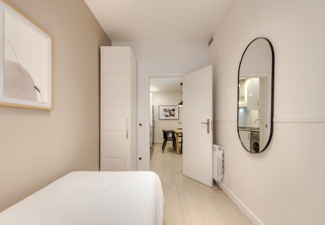 Apartment in Madrid - Apolo Loft apartment in Tirso de Molina