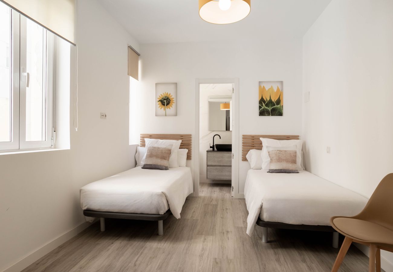 Apartment in Madrid - Artes Exclusive XIV apartment in Madrid 