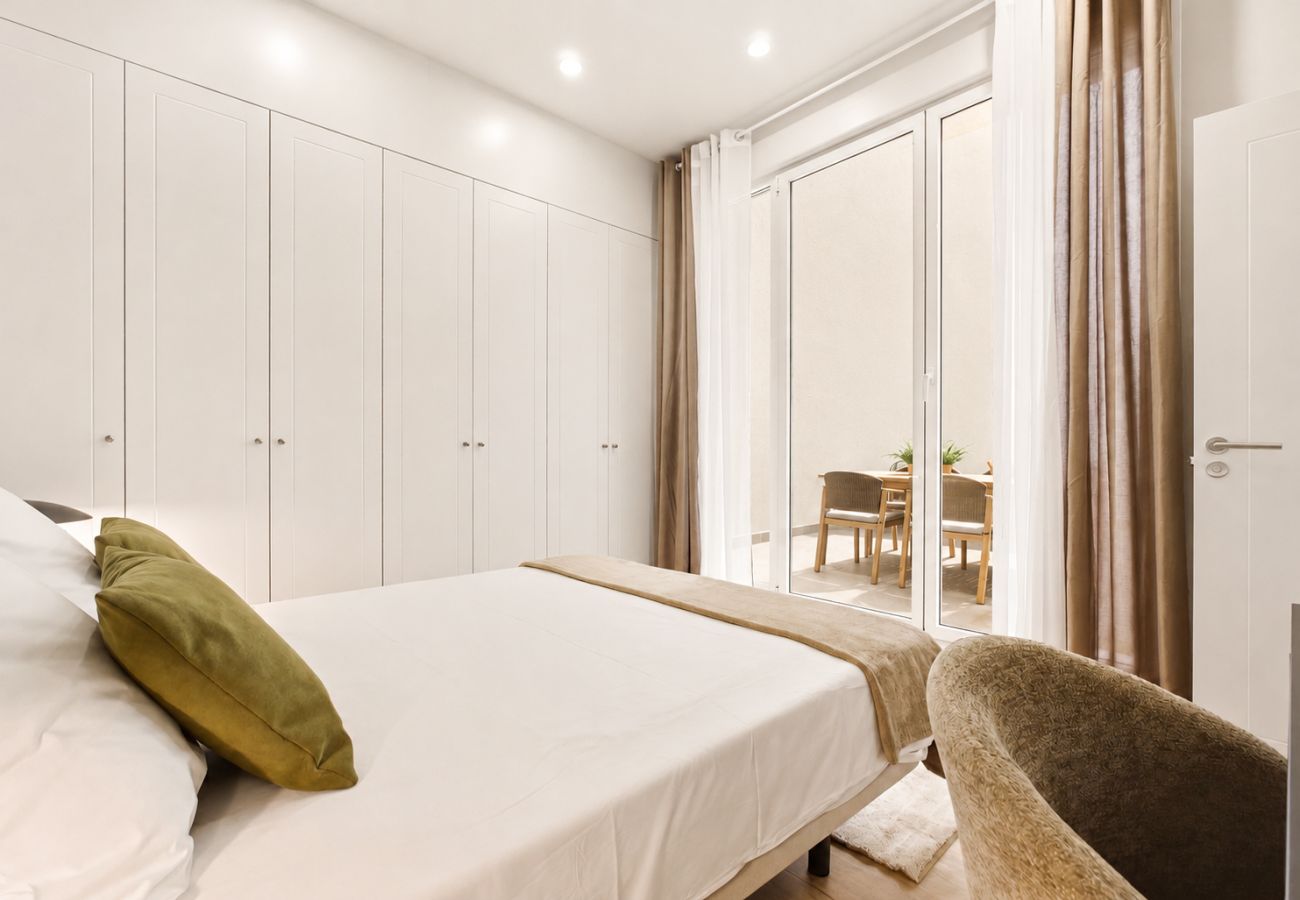 Apartment in Madrid - Teatro Terrace II apartment in Madrid 