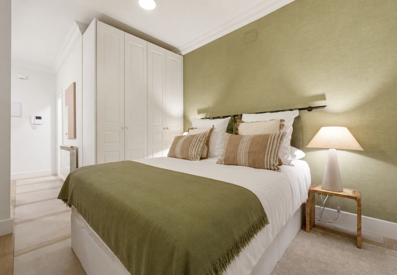 Studio in Madrid - Casa Cortes III apartment in Madrid 