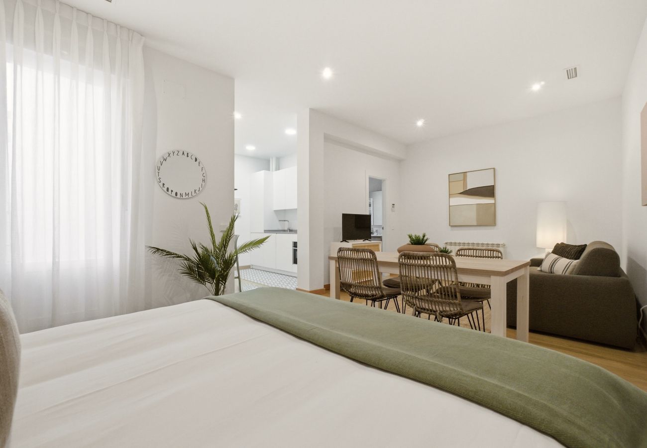 Studio in Madrid - Casa Cortes VI apartment in Madrid 