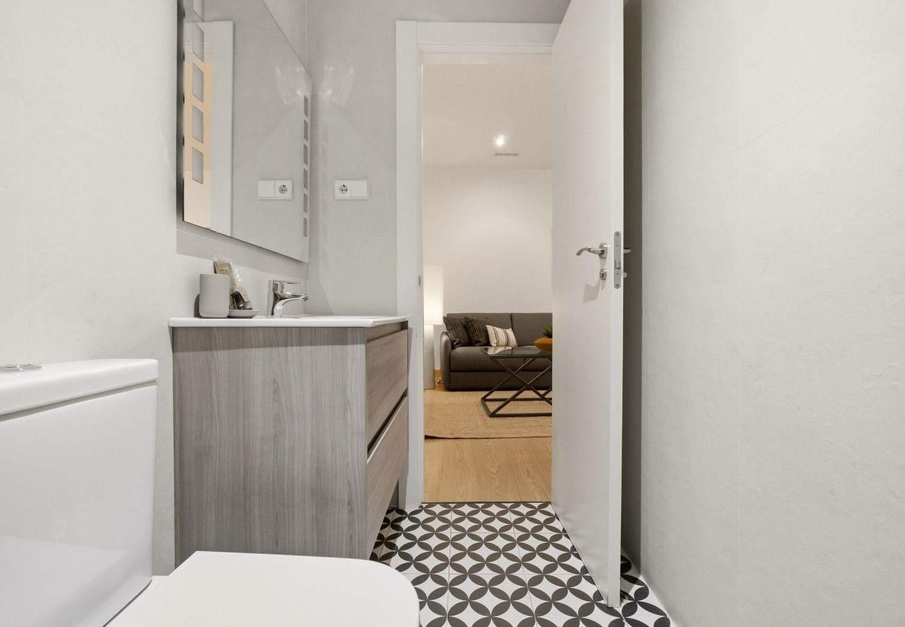 Studio in Madrid - Casa Cortes VI apartment in Madrid 