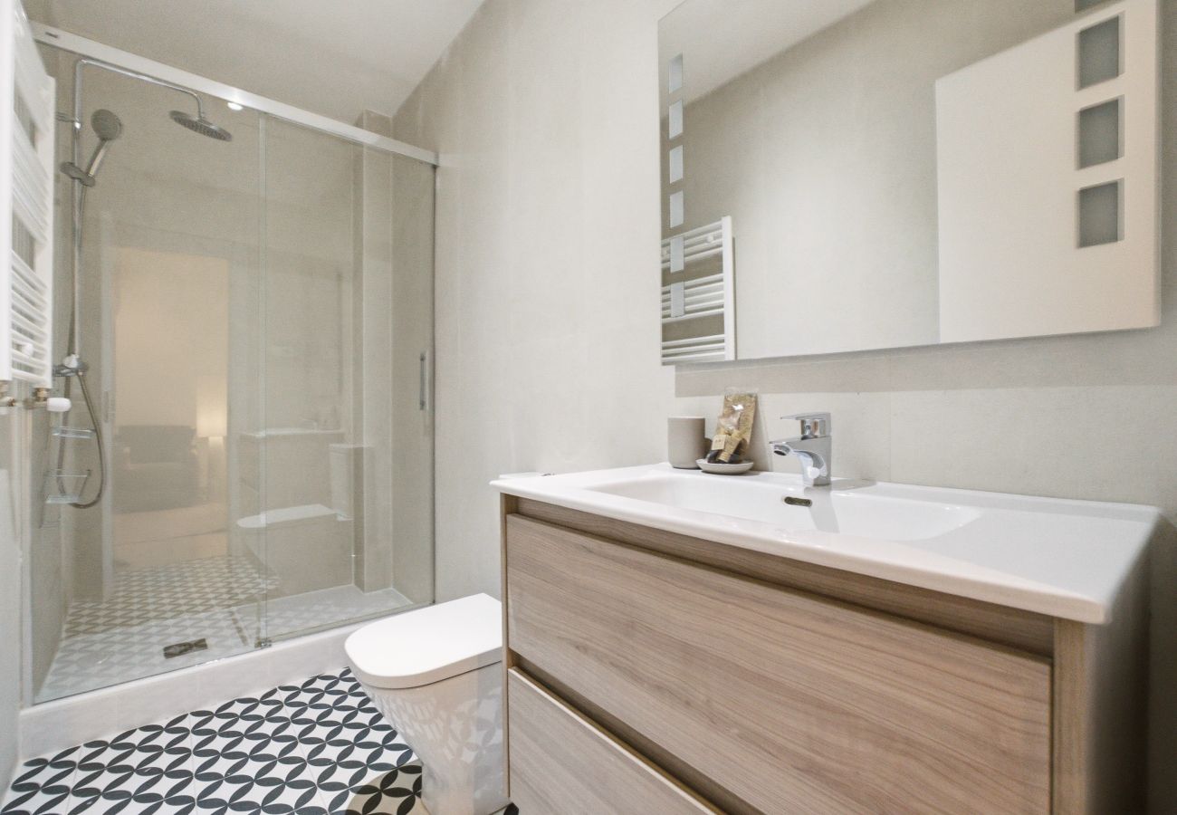 Studio in Madrid - Casa Cortes VI apartment in Madrid 
