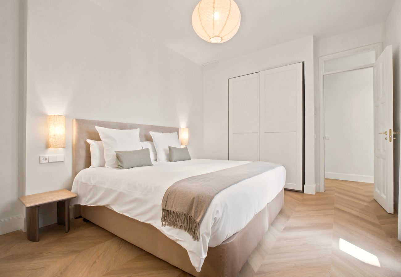 Apartment in Madrid - Almagro Luxe II apartment in Madrid 